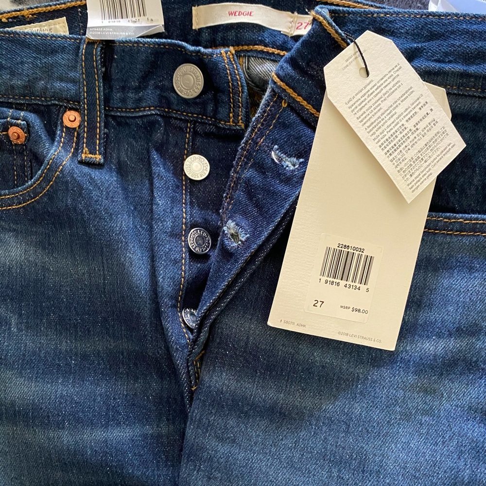 Levi Wedgie Size 27 NWT